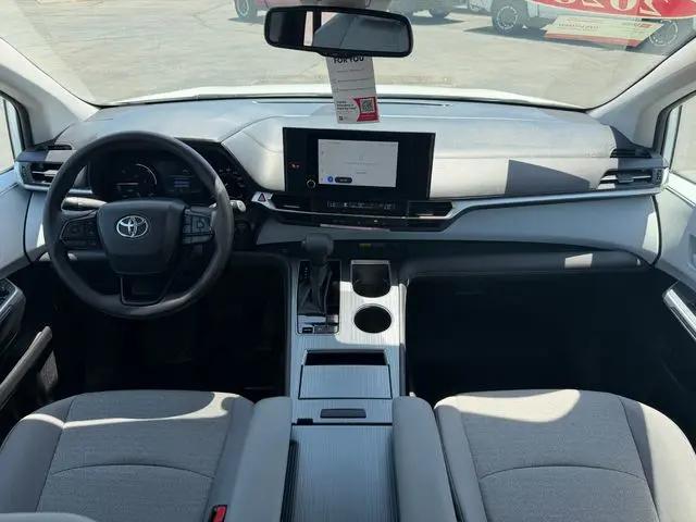 2026 Toyota Sienna LE