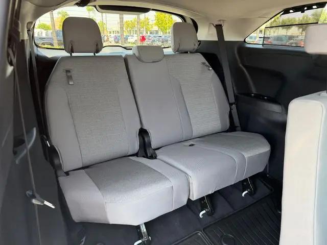 2026 Toyota Sienna LE