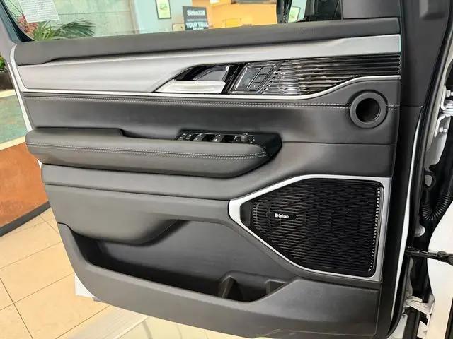 2026 Jeep Grand Wagoneer L Limited Reserve 4x4