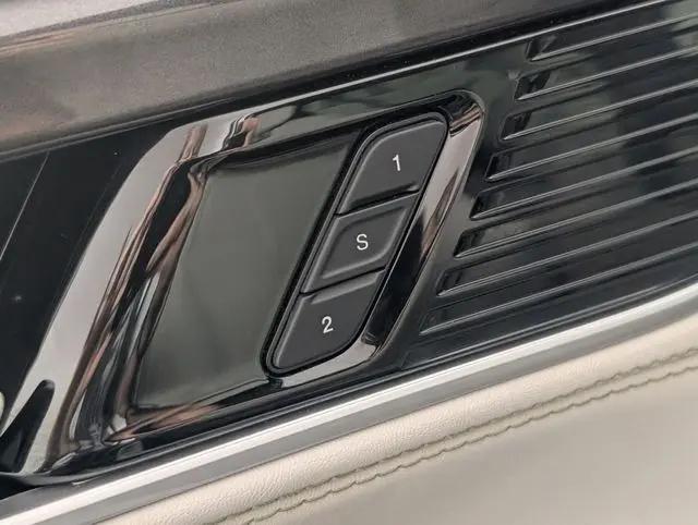 2024 Jeep Wagoneer Series I 4x2
