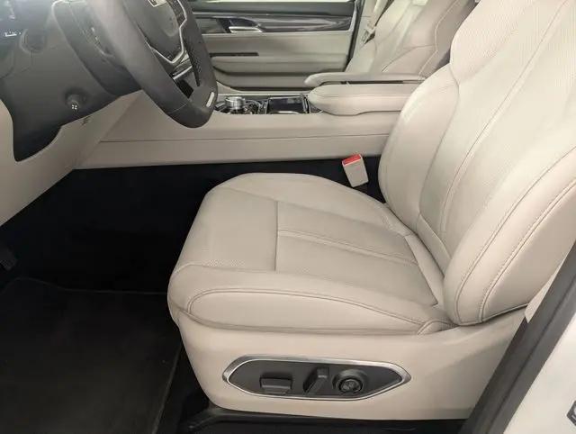 2024 Jeep Wagoneer Series I 4x2