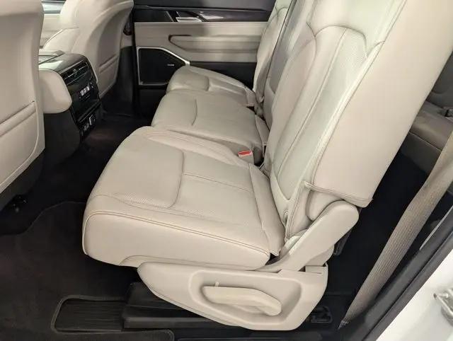 2024 Jeep Wagoneer Series I 4x2