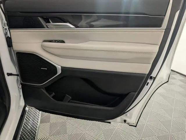 2024 Jeep Wagoneer Series I 4x2