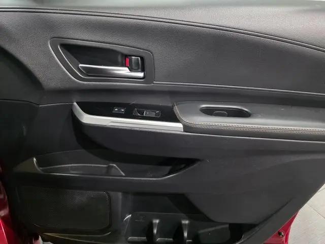 2025 Toyota Sienna Platinum