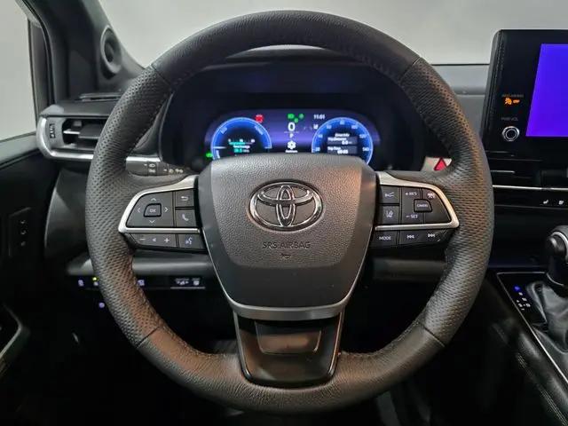 2025 Toyota Sienna Platinum