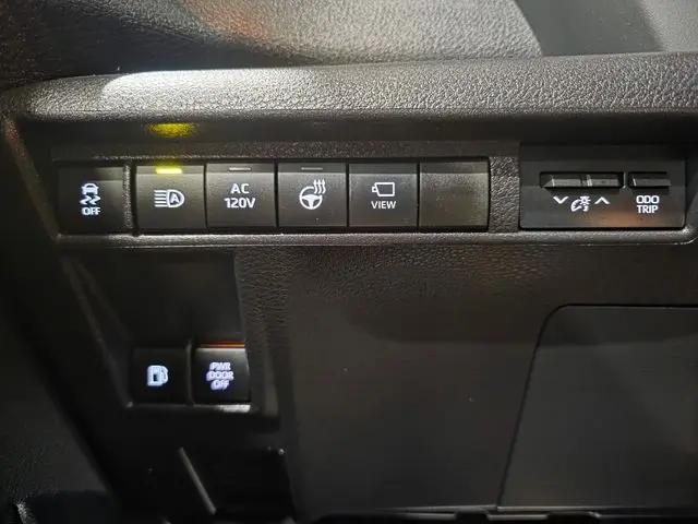 2025 Toyota Sienna Platinum