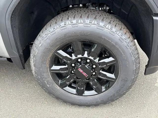 2026 GMC Sierra 2500HD Crew Cab, Standard Bed, AT4, 4WD