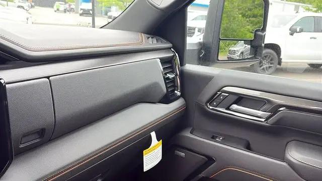 2026 GMC Sierra 2500HD Crew Cab, Standard Bed, AT4, 4WD