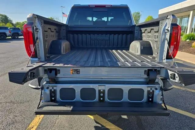2026 GMC Sierra 1500 Crew Cab, Short Bed, SLT, 4WD