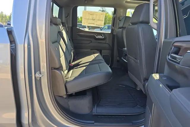 2026 GMC Sierra 1500 Crew Cab, Short Bed, SLT, 4WD