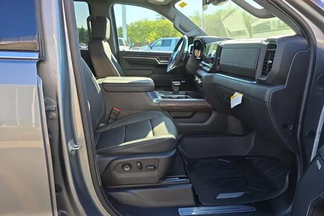 2026 GMC Sierra 1500 Crew Cab, Short Bed, SLT, 4WD