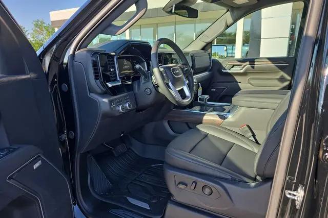 2026 GMC Sierra 1500 Crew Cab, Short Bed, SLT, 4WD