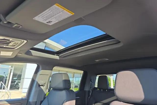2026 GMC Sierra 1500 Crew Cab, Short Bed, SLT, 4WD