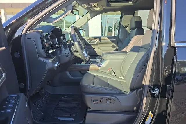 2026 GMC Sierra 1500 Crew Cab, Short Bed, SLT, 4WD