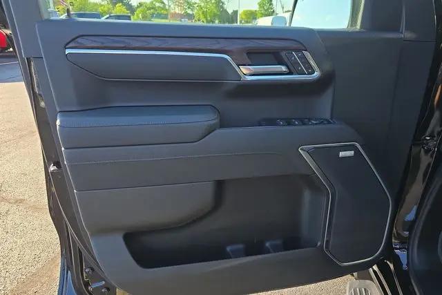 2026 GMC Sierra 1500 Crew Cab, Short Bed, SLT, 4WD