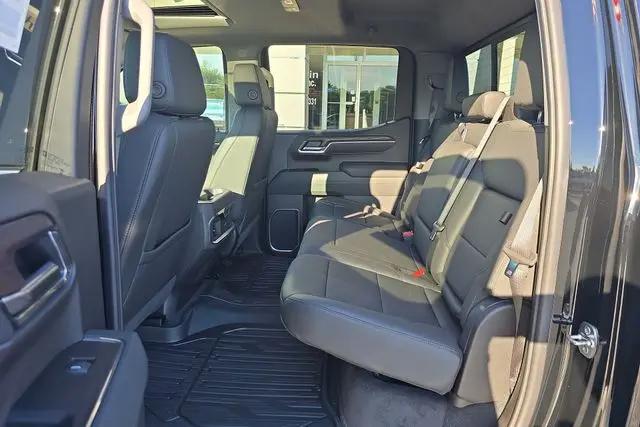 2026 GMC Sierra 1500 Crew Cab, Short Bed, SLT, 4WD