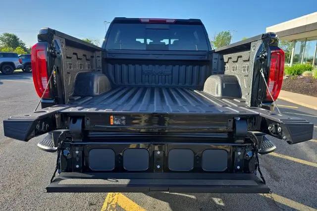 2026 GMC Sierra 1500 Crew Cab, Short Bed, SLT, 4WD