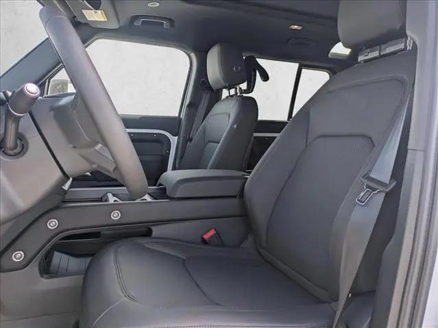 2026 Land Rover Defender P400 X-Dynamic SE