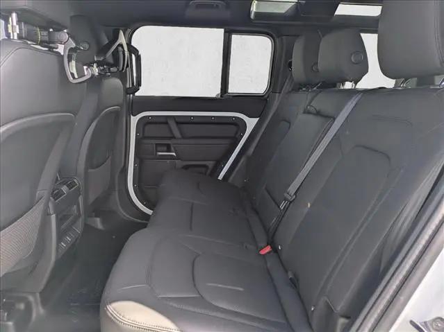 2026 Land Rover Defender P400 X-Dynamic SE