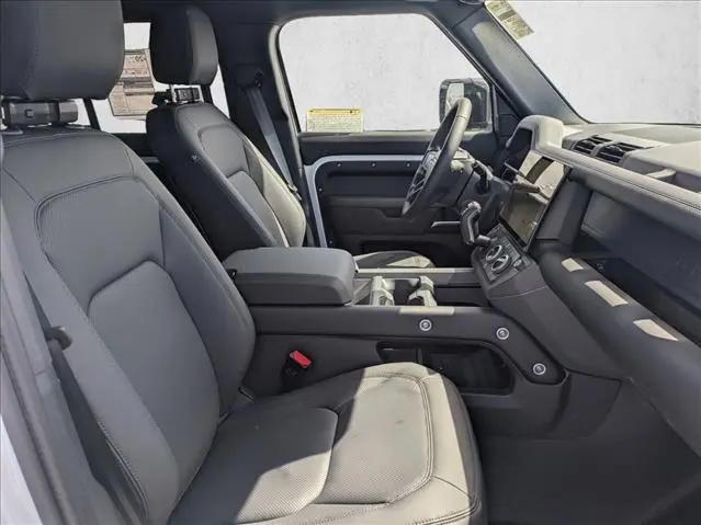 2026 Land Rover Defender P400 X-Dynamic SE