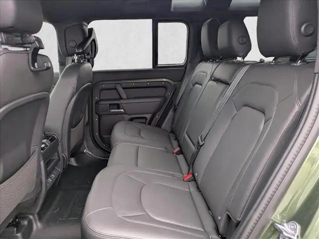2026 Land Rover Defender P400 X-Dynamic SE