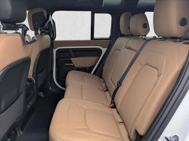 2026 Land Rover Defender P400 X-Dynamic SE