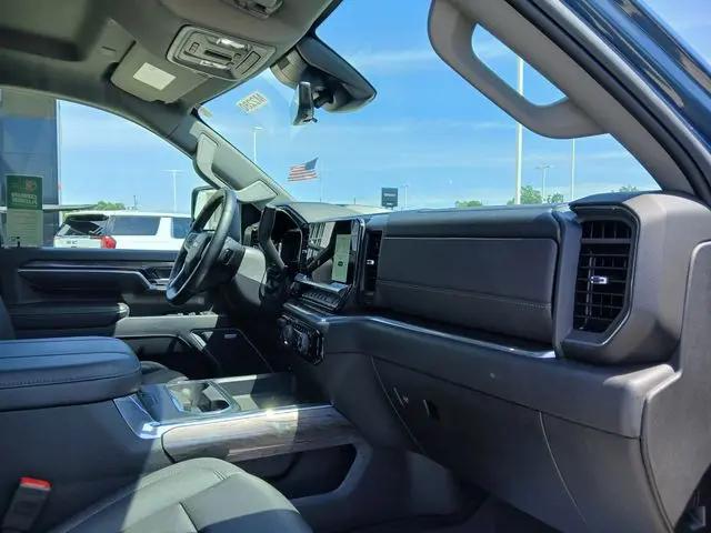2025 Chevrolet Silverado 2500HD 4WD Crew Cab Standard Bed LTZ