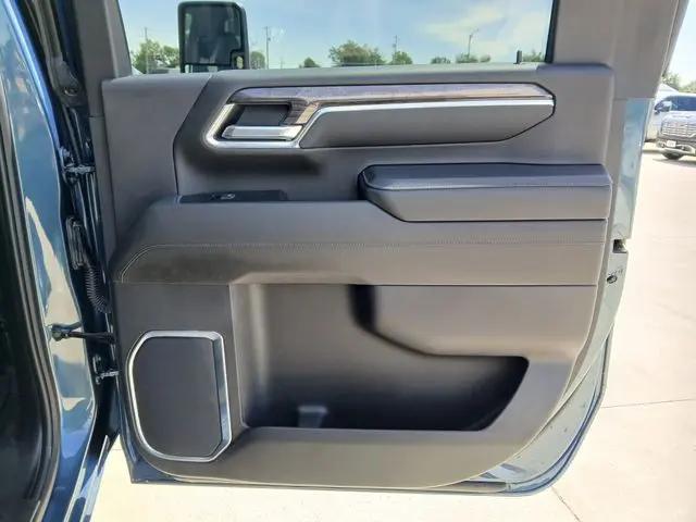 2025 Chevrolet Silverado 2500HD 4WD Crew Cab Standard Bed LTZ