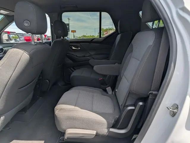 2023 Chevrolet Traverse AWD LT Cloth