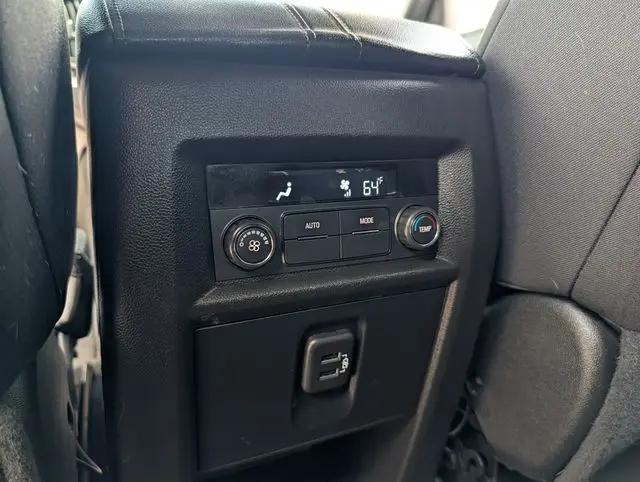 2023 Chevrolet Traverse AWD LT Cloth