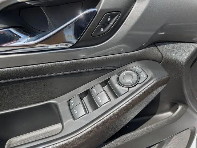 2023 Chevrolet Traverse AWD LT Cloth