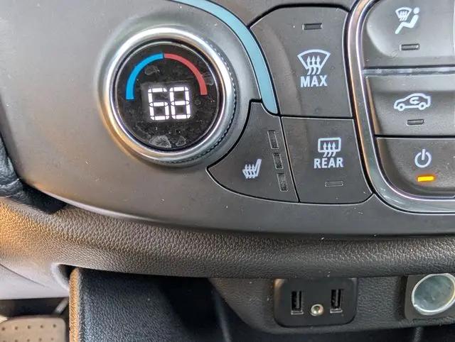 2023 Chevrolet Traverse AWD LT Cloth