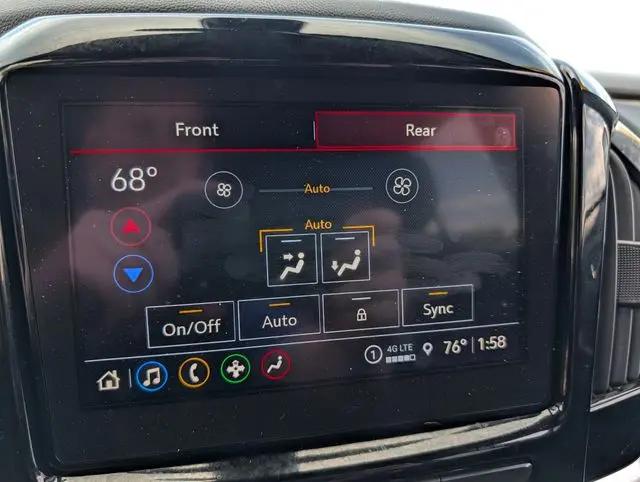 2023 Chevrolet Traverse AWD LT Cloth