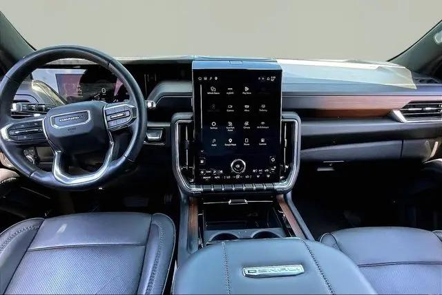 2025 GMC Yukon 4WD Denali