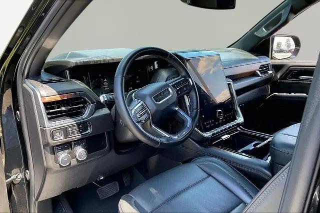 2025 GMC Yukon 4WD Denali