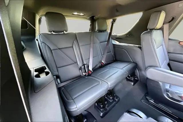 2025 GMC Yukon 4WD Denali