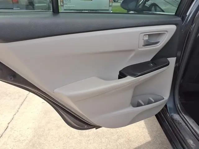 2017 Toyota Camry LE