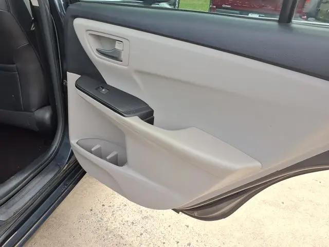 2017 Toyota Camry LE