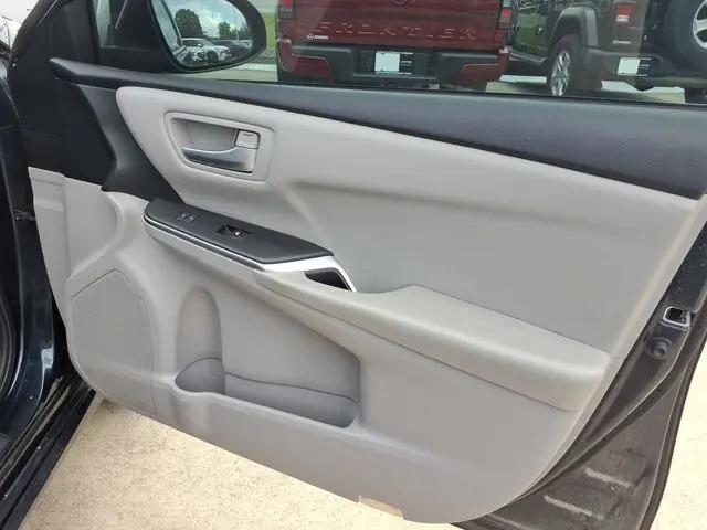 2017 Toyota Camry LE