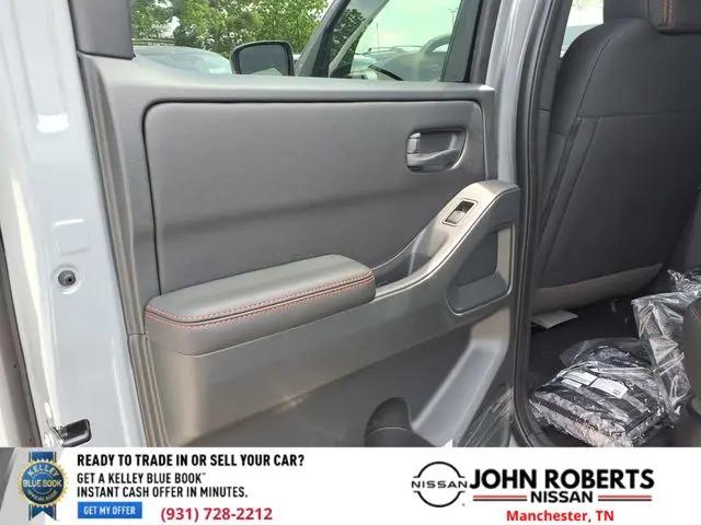 2026 Nissan Frontier Crew Cab PRO-4X 4x4