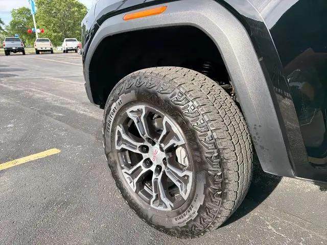 2023 GMC Canyon AT4