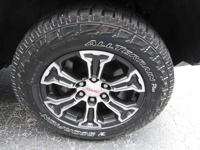 2023 GMC Canyon AT4