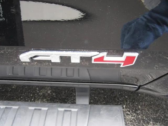 2023 GMC Canyon AT4