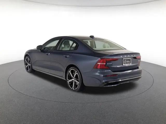 2024 Volvo S60 B5 Plus Dark Theme