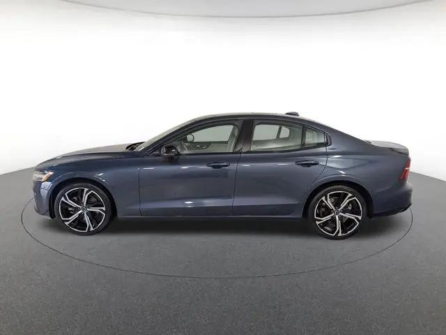 2024 Volvo S60 B5 Plus Dark Theme