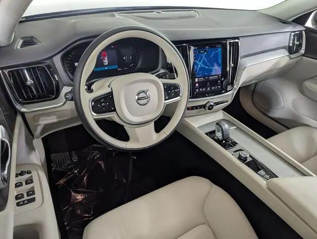 2024 Volvo S60 B5 Plus Dark Theme