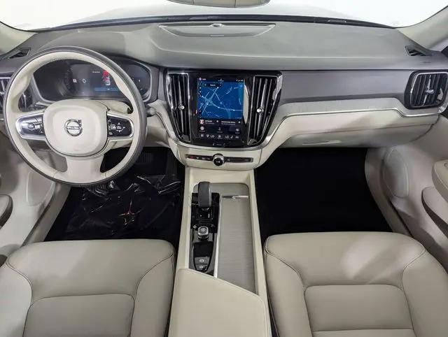 2024 Volvo S60 B5 Plus Dark Theme
