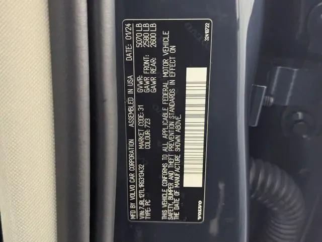 2024 Volvo S60 B5 Plus Dark Theme