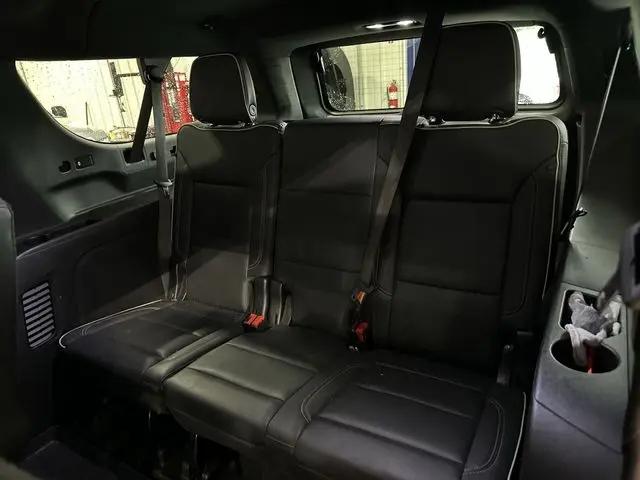 2022 Chevrolet Suburban 4WD Premier