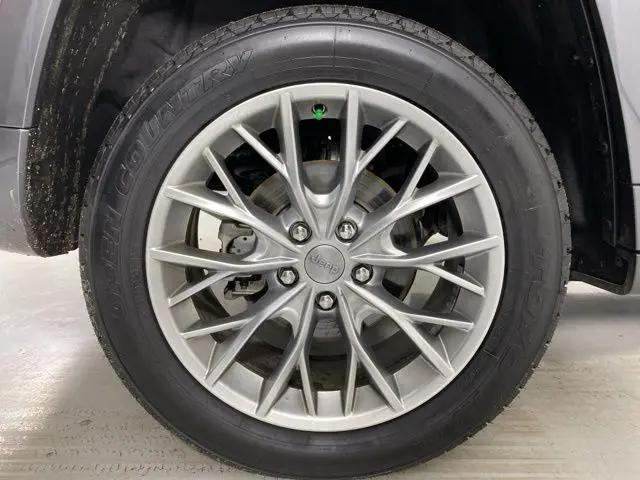 2022 Jeep Grand Cherokee Summit 4x2